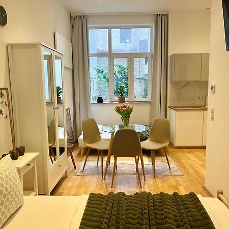 Gemuetliches Studio Apartment เวียนนา ภายนอก รูปภาพ