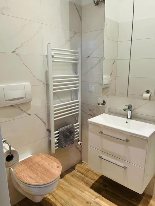 Gemuetliches Studio Apartment เวียนนา ภายนอก รูปภาพ