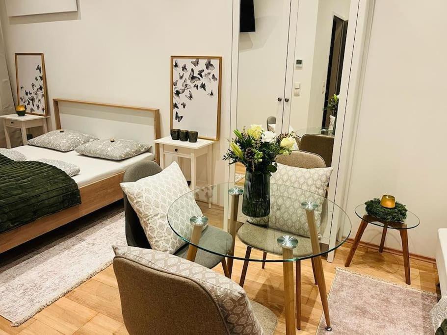 Gemuetliches Studio Apartment เวียนนา ภายนอก รูปภาพ