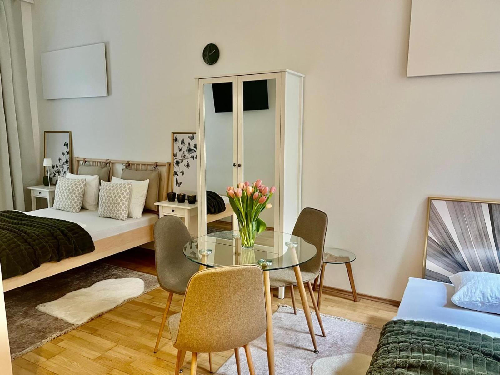 Gemuetliches Studio Apartment เวียนนา ภายนอก รูปภาพ
